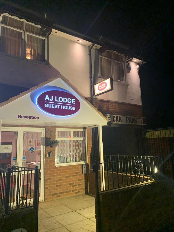 AJ Lodge Slough Buitenkant foto